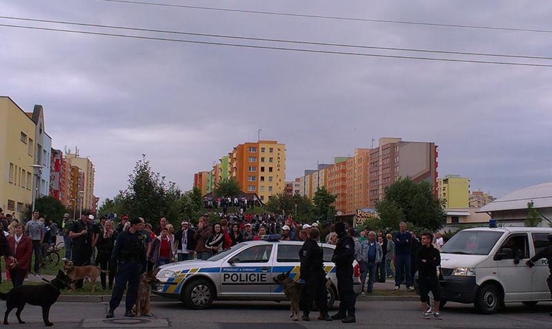 Protest kvůli problémům v soužití s Romy. Foto Zuzana Wágnerová