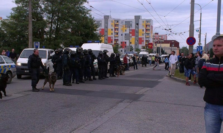 Protest kvůli problémům v soužití s Romy. Foto Zuzana Wágnerová