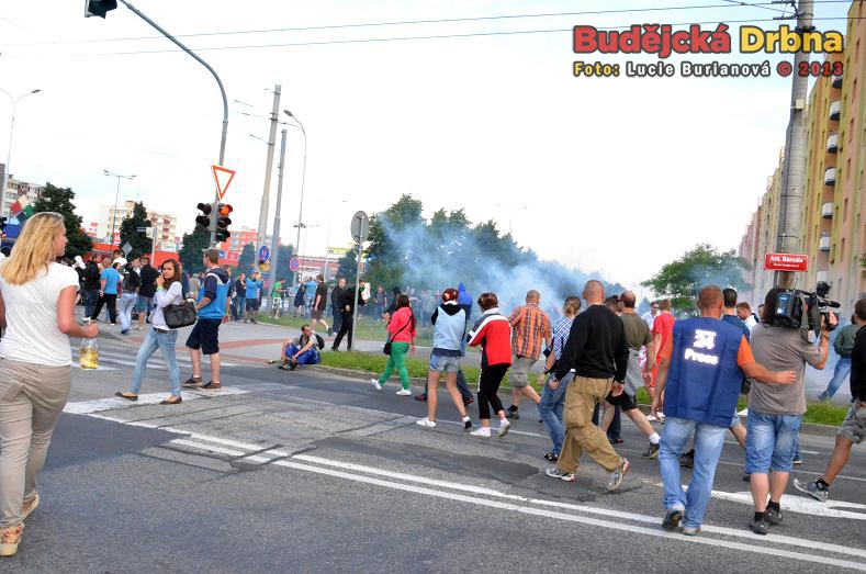 Demonstrace 2 v Českých Budějovicích, sídliště Máj