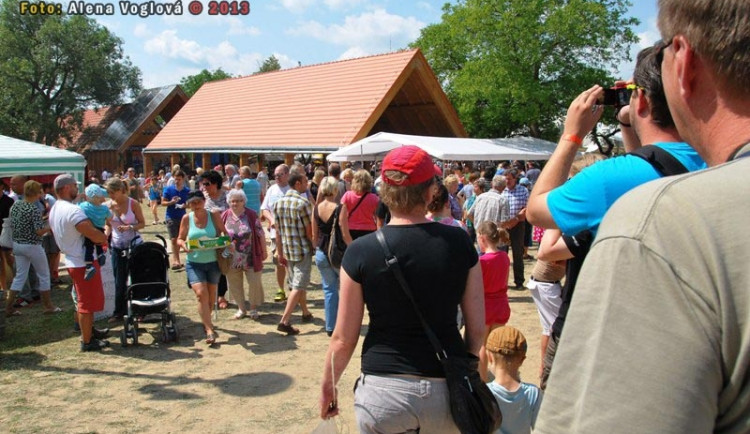 Nový přístřešek zářil na dálku