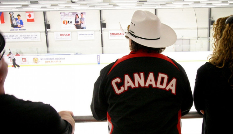 Pouzar Hockey Academy a zápas s Kanaďany