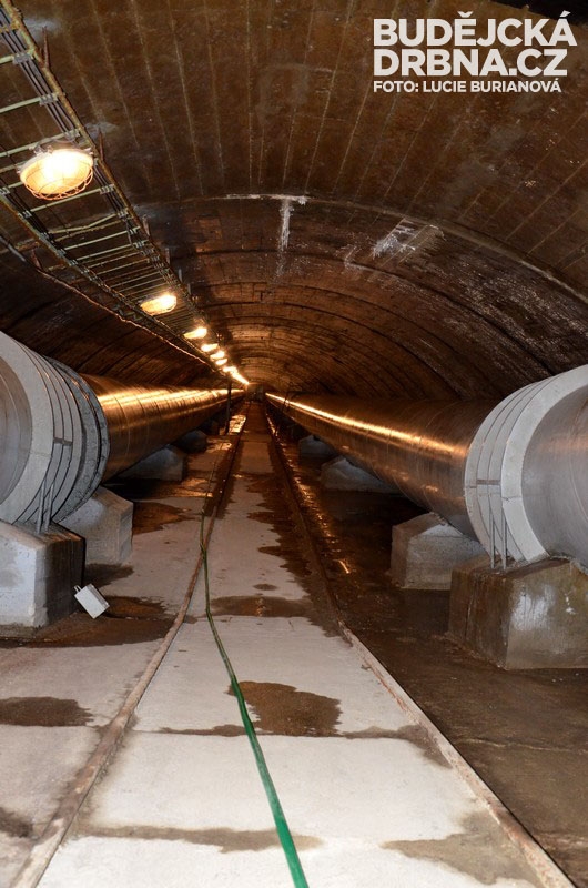 Tunel pod přehradou