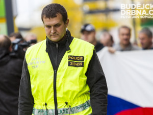 Ulicemi Budějc prošel další protestní pochod