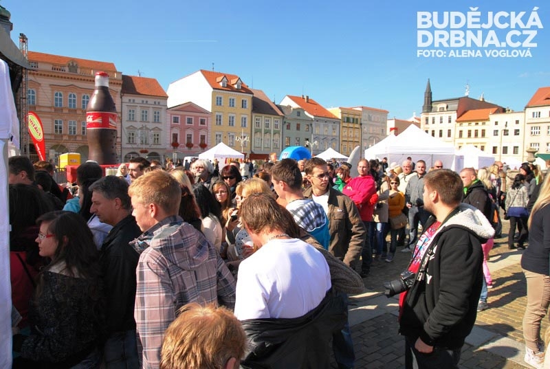 Fronta na podpis Zdeňka Pohlreicha