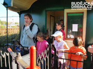 Parní lokomotiva zajímala hlavně děti