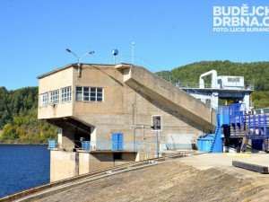 Orlická přehrada pod drobnohledem