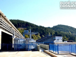 Orlická přehrada pod drobnohledem