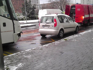 Srážka autobusu, trolejbusu a osobního automobilu na Lidické. Foto Matěj Matoušek
