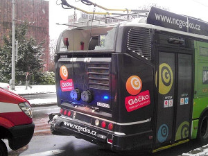 Srážka autobusu, trolejbusu a osobního automobilu na Lidické. Foto Matěj Matoušek