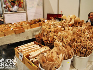 Dárky pod stromeček bylo možné koupit od šikovných výrobců