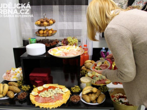 Vánoční posezení pro ženy v Roosevelt Fashion Storu