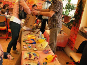 Prodávaly jak dospělí, tak i malí