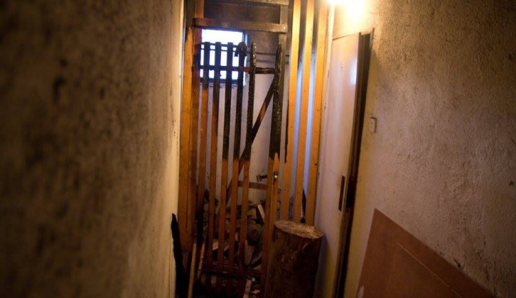 Nedělní požáry v bytovém domě v Lipí