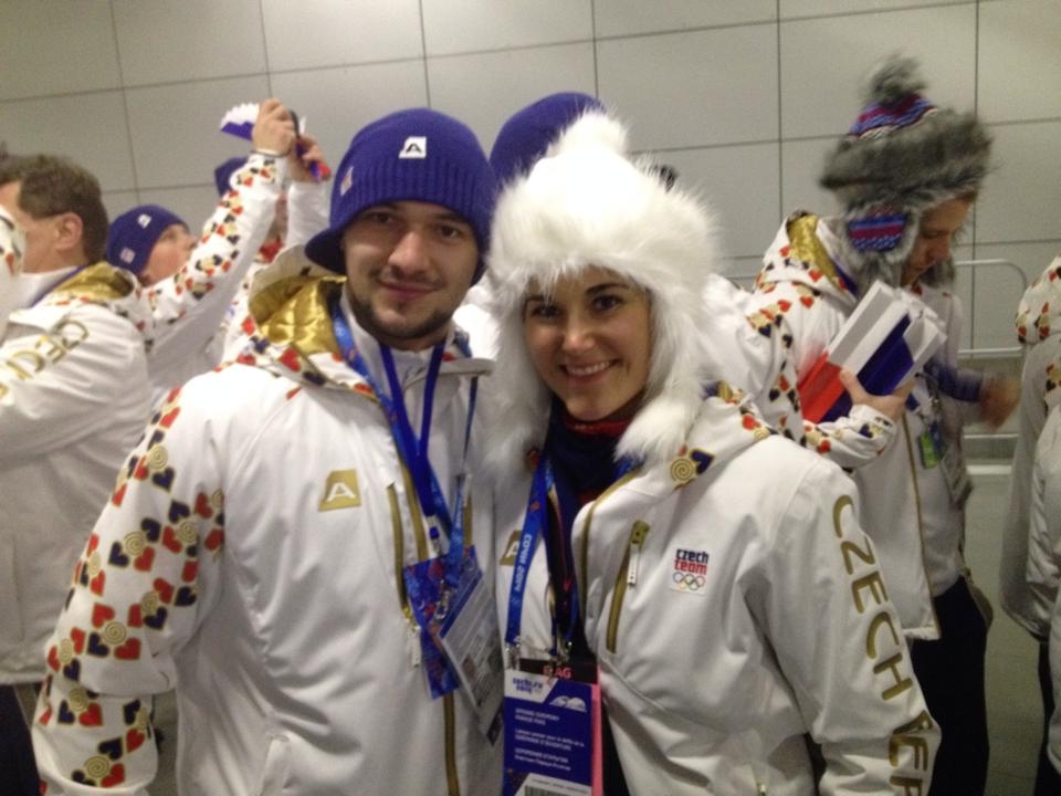 Jakub Kovář s vlajkonoškou Šárkou Strachovou