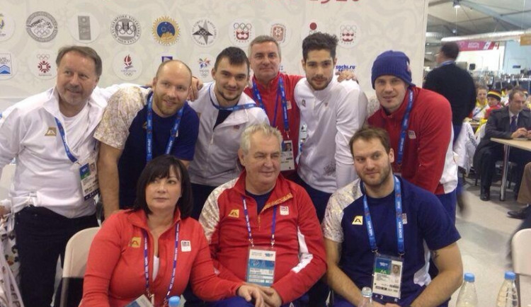 Čeští hokejisté s prezidentem republiky Milošem Zemanem. Na snímku nechybí Jiří Novotný, Jakub Kovář a Alexander Salák