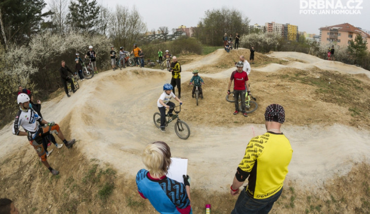 Na Máji byl znovuotevřen minibikepark pro veřejnost