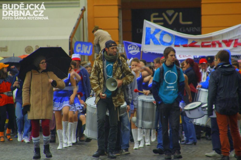 Majálesový průvod