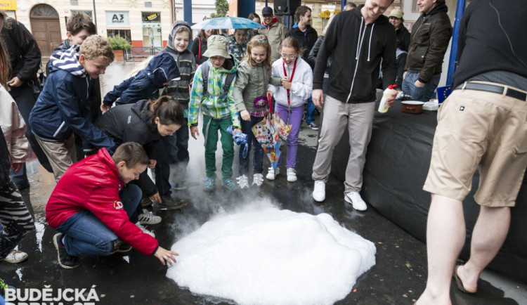 Interaktivní vědecká show Fyzika na Lannovce