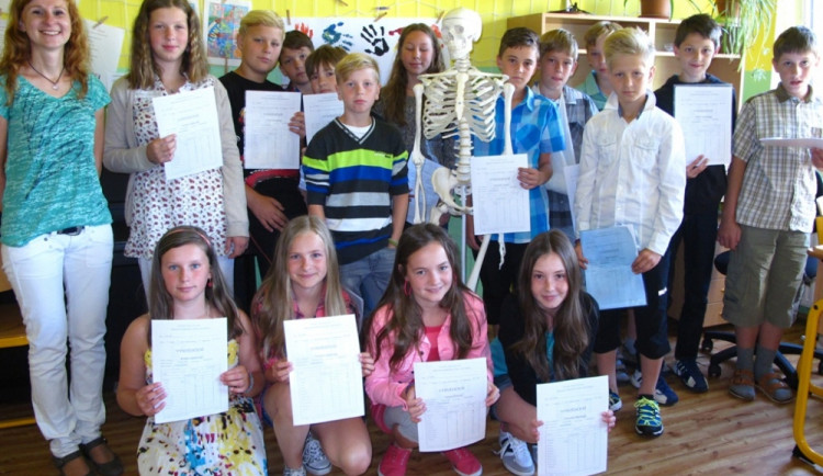 Předávání vysvědčení - ZŠ v Mladém