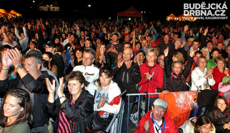 Koncert Olympicu na lipenské hladině