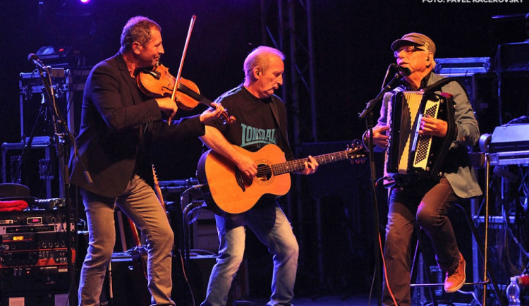 Akustický koncert kapely Čechomor na Frymburkfestu - Lipno 2014