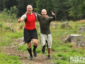 Extrémní překážkový běh Army run