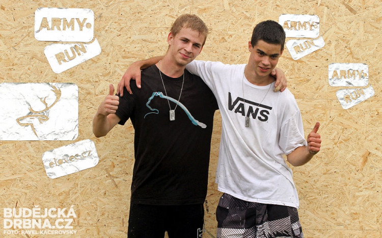 Extrémní překážkový běh Army run