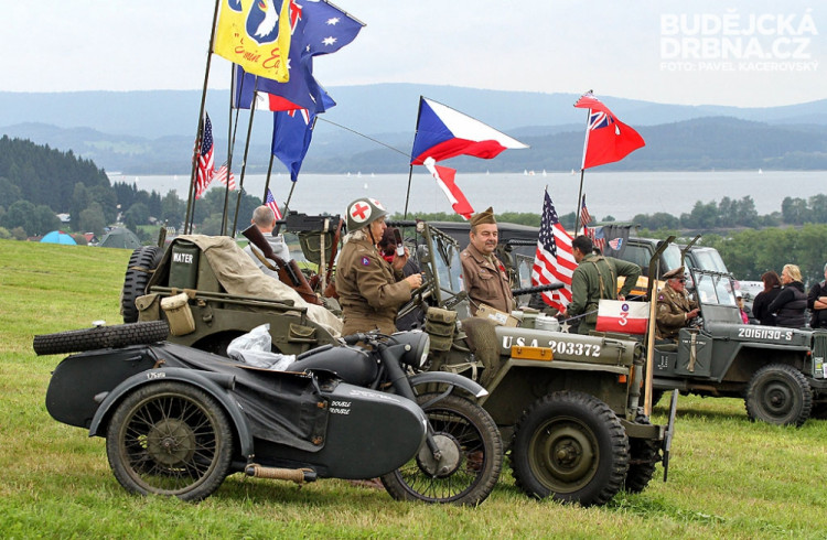 Extrémní překážkový běh Army run