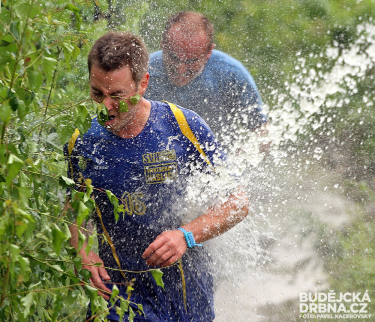 Extrémní překážkový běh Army run