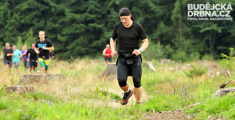 Extrémní překážkový běh Army run