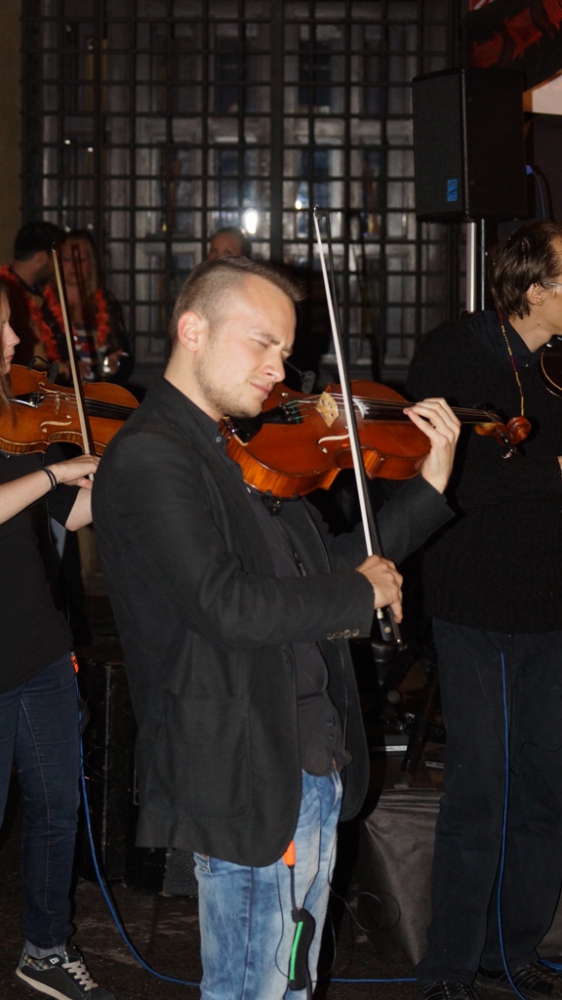 DJ Akvamen + VIBESorchestra