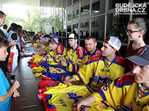 Autogramiáda hráčů Motoru před začátkem sezony