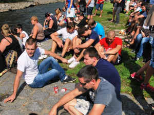 Nedočkaví diváci na Herbertově