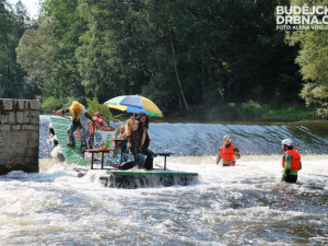 Záchranáři byli připraveni chytat kuriózní vodáky