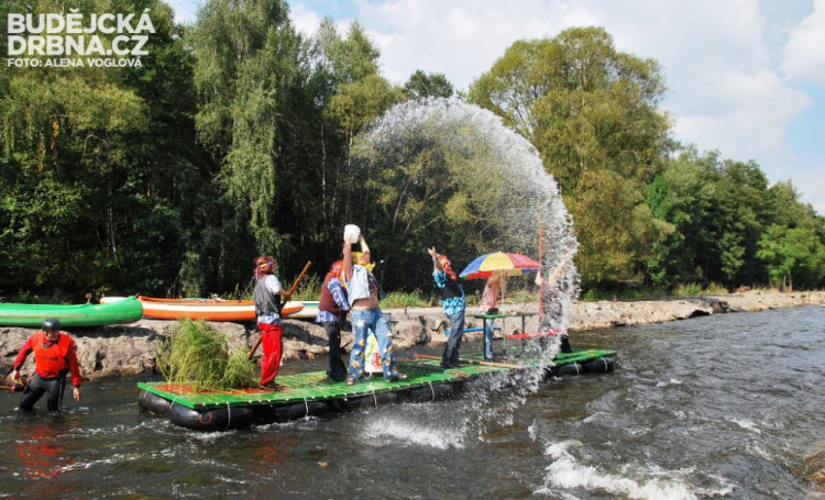 Loď plná hippies