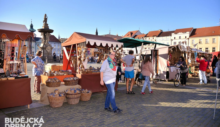 Švestkové trhy na náměstí Přemysla Otakara II.