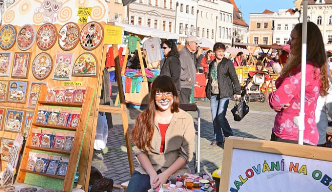 Švestkové trhy na náměstí Přemysla Otakara II.