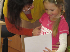 Prvňáčci ze ZŠ Baarova dostali pololetní vysvědčení