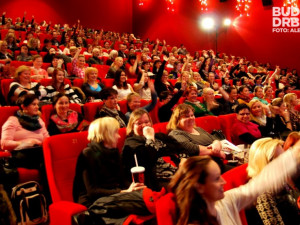 Všechny přítomné dívky chtěly vyhrát věci španělské značky