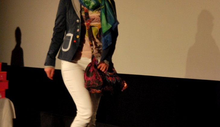 Paní Jitka si za svou odvahu na mole odnesla krásnou kabelku