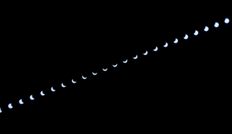 Částečné zatmění Slunce. Foto: František Šíma