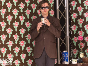 11:55 - Střepy a chlebíčky