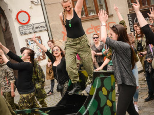 Průvod Budějovického Majálesu 2015. Foto: Dominik Svoboda