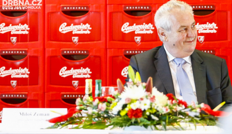 Miloš Zeman při návštěvě Budějovického Budvaru
