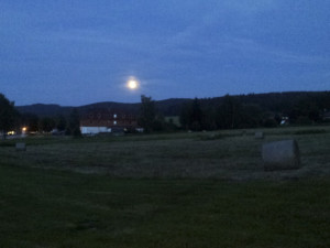 Modrý měsíc na Českými Budějovicemi - zdroj: facebook.com