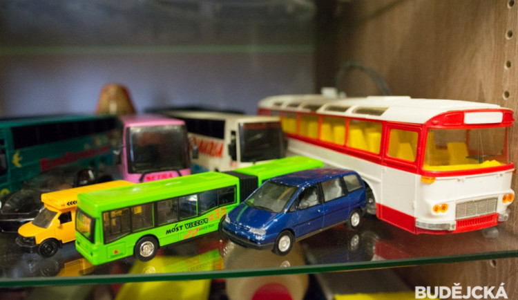 Ve sbírce má přes 600 kusů modelů