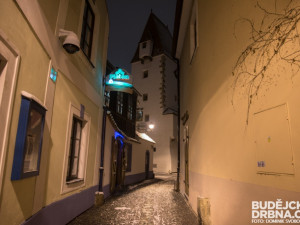 Noční zasněžené České Budějovice