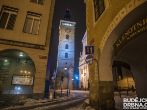 Noční zasněžené České Budějovice