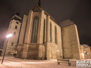 Noční zasněžené České Budějovice