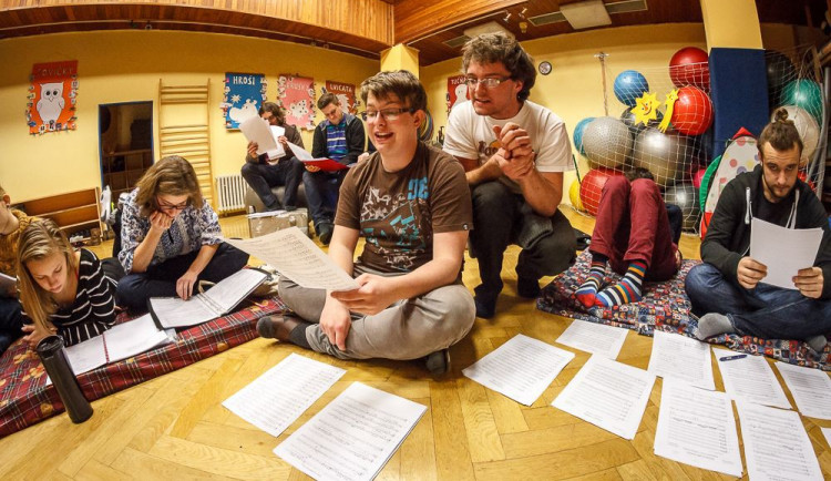 Zkouška muzikálu Cyrano